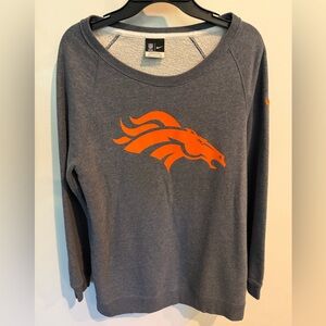 WOMEN'S VINTAGE DENVER BRONCOS SWEATSHIRT, NFL GREY GRAPHIC CREWNECK A843